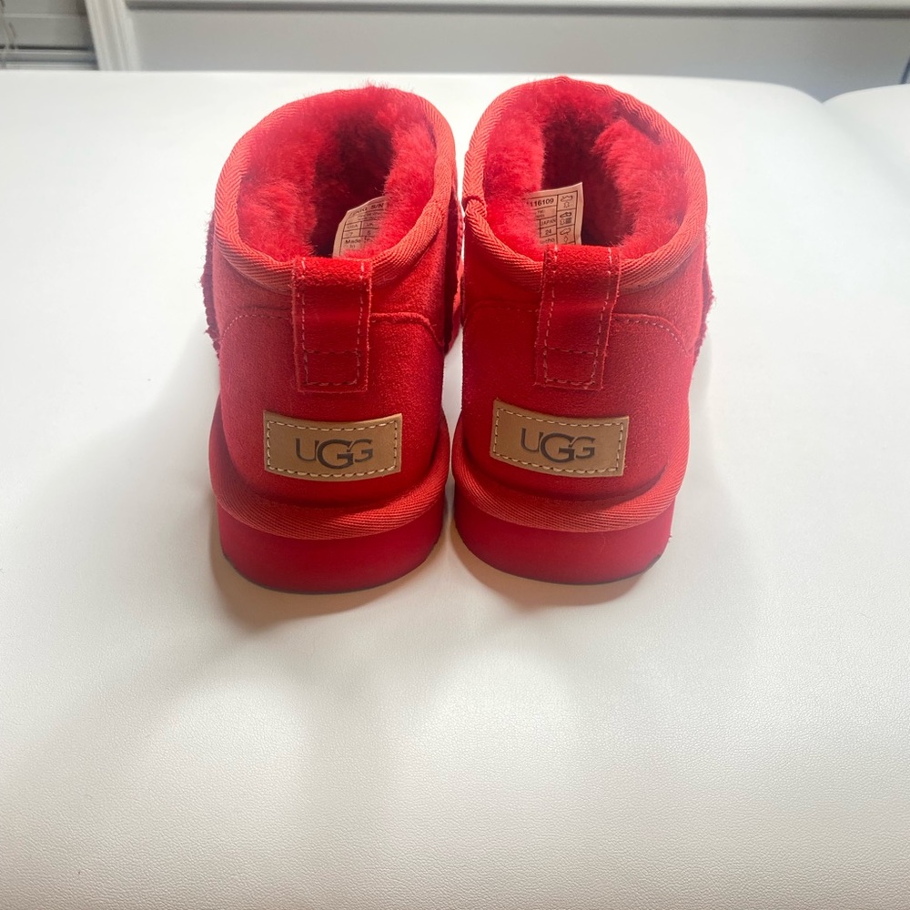 UGG® Classic Ultra Mini Boot - Picture 6 of 8